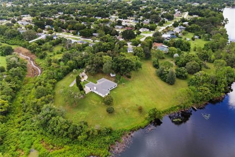 House in Deltona, Florida 4 bedrooms, 257.53 sq.m. № 1349401 - photo 5