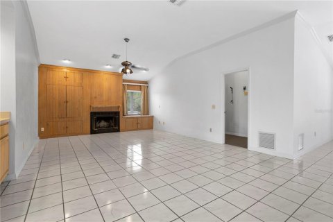 Villa ou maison à vendre à Deltona, Floride: 4 chambres, 257.53 m2 № 1349401 - photo 21