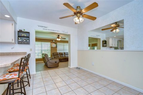 Casa en venta en Zephyrhills, Florida, 3 dormitorios, 148.09 m2 № 1349802 - foto 9