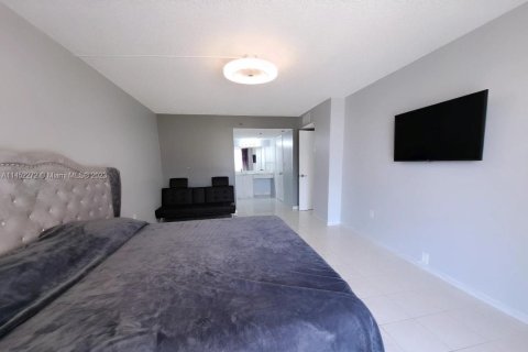 Condominio en alquiler en Sunny Isles Beach, Florida, 2 dormitorios, 140 m2 № 715996 - foto 8