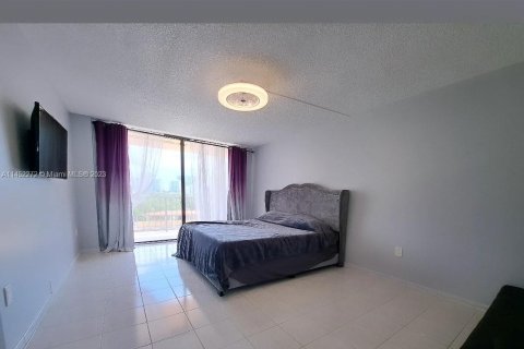 Condominio en alquiler en Sunny Isles Beach, Florida, 2 dormitorios, 140 m2 № 715996 - foto 9