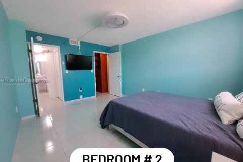 Copropriété à louer à Sunny Isles Beach, Floride: 2 chambres, 140 m2 № 715996 - photo 17