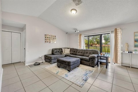 Villa ou maison à vendre à Kissimmee, Floride: 4 chambres, 164.81 m2 № 1262997 - photo 6