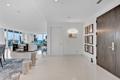 Condominio en venta en Key Biscayne, Florida, 4 dormitorios, 351.82 m2 № 681823 - foto 2