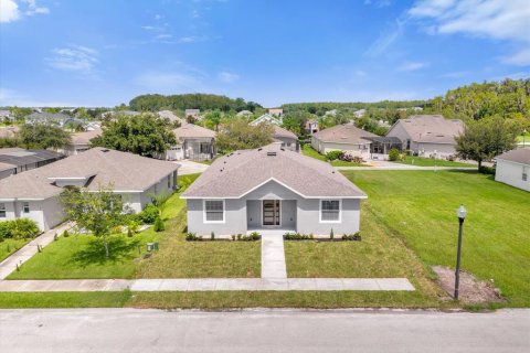 Villa ou maison à vendre à Kissimmee, Floride: 4 chambres, 191.47 m2 № 1341530 - photo 3