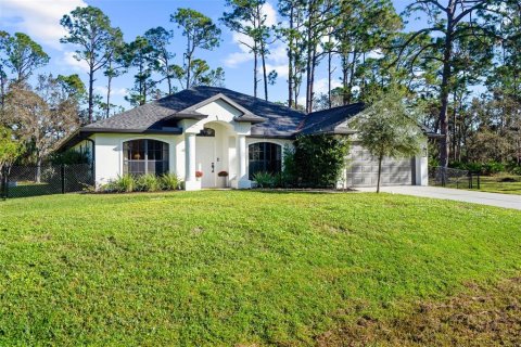 House in Port Charlotte, Florida 3 bedrooms, 194.44 sq.m. № 1429250 - photo 3