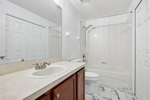 Townhouse in Tampa, Florida 2 bedrooms, 156.08 sq.m. № 1347170 - photo 16