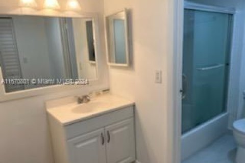 House in Aventura, Florida 1 bedroom, 68.84 sq.m. № 1389966 - photo 28