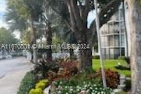 House in Aventura, Florida 1 bedroom, 68.84 sq.m. № 1389966 - photo 3