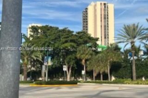 Casa en venta en Aventura, Florida, 1 dormitorio, 68.84 m2 № 1389966 - foto 4