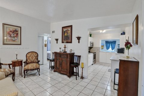 Villa ou maison à vendre à West Park, Floride: 3 chambres, 121.7 m2 № 1154953 - photo 3