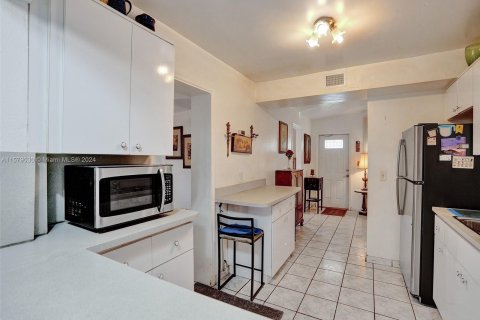 Casa en venta en West Park, Florida, 3 dormitorios, 121.7 m2 № 1154953 - foto 10