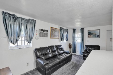 Casa en venta en West Park, Florida, 3 dormitorios, 121.7 m2 № 1154953 - foto 16