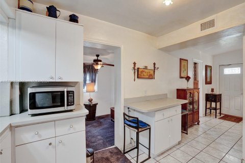 Casa en venta en West Park, Florida, 3 dormitorios, 121.7 m2 № 1154953 - foto 8