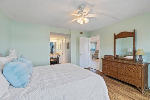 Condo in Vero Beach, Florida, 2 bedrooms  № 1182528 - photo 24