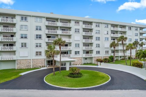 Condo in Vero Beach, Florida, 2 bedrooms  № 1182528 - photo 2