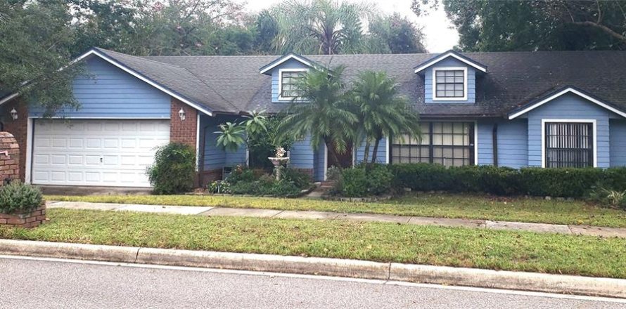 House in Orlando, Florida 3 bedrooms, 167.22 sq.m. № 1396396