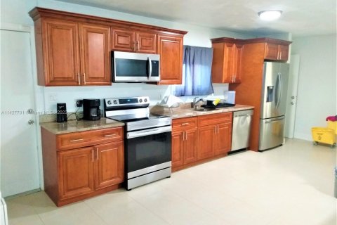 Casa en venta en West Palm Beach, Florida, 3 dormitorios, 153.29 m2 № 641080 - foto 3