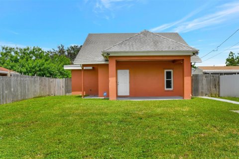 Villa ou maison à vendre à West Palm Beach, Floride: 3 chambres, 153.29 m2 № 641080 - photo 29