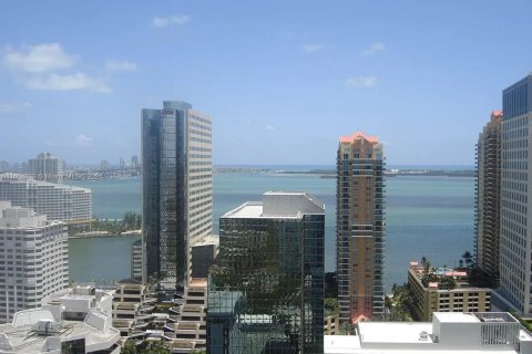 Condo in Miami, Florida, 1 bedroom  № 1394293 - photo 1