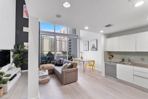 Condominio en venta en Miami, Florida, 1 dormitorio, 92.9 m2 № 1362236 - foto 4