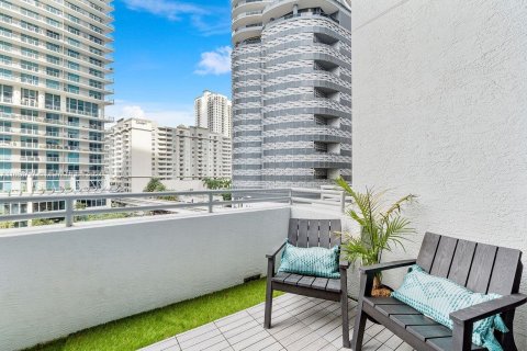 Condominio en venta en Miami, Florida, 1 dormitorio, 92.9 m2 № 1362236 - foto 13