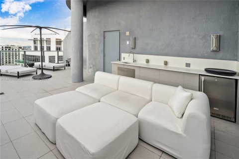 Condo in Miami, Florida, 3 bedrooms  № 1394338 - photo 24