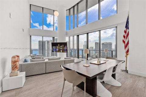 Condo in Miami, Florida, 3 bedrooms  № 1394338 - photo 4