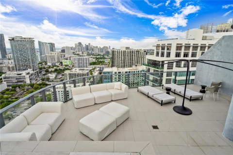 Condo in Miami, Florida, 3 bedrooms  № 1394338 - photo 23