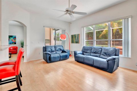 Casa en venta en Miramar, Florida, 5 dormitorios, 335.1 m2 № 1271494 - foto 16