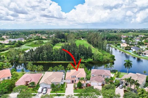 Villa ou maison à vendre à Miramar, Floride: 5 chambres, 335.1 m2 № 1271494 - photo 4