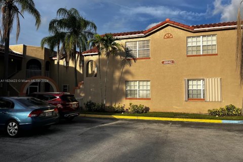 Condo in Pembroke Pines, Florida, 2 bedrooms  № 1271495 - photo 22