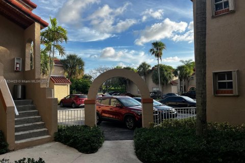 Copropriété à vendre à Pembroke Pines, Floride: 2 chambres, 87.79 m2 № 1271495 - photo 3