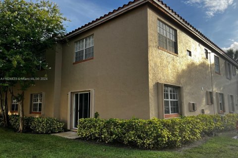 Copropriété à vendre à Pembroke Pines, Floride: 2 chambres, 87.79 m2 № 1271495 - photo 20