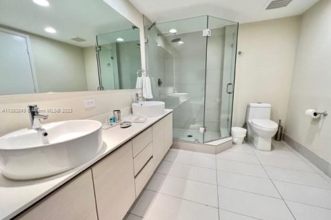 Condo in Hallandale Beach, Florida, 3 bedrooms  № 522400 - photo 27