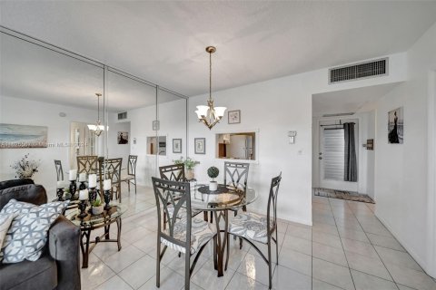 Copropriété à vendre à Lauderhill, Floride: 1 chambre, 63.17 m2 № 1282359 - photo 10