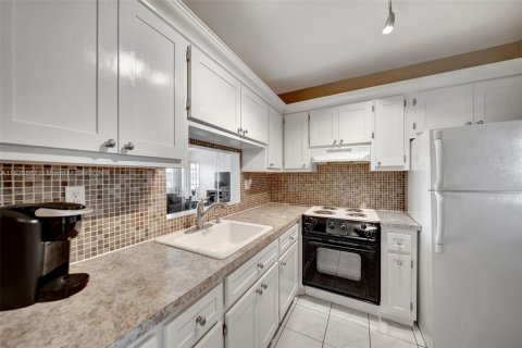 Copropriété à vendre à Lauderhill, Floride: 1 chambre, 63.17 m2 № 1282359 - photo 13