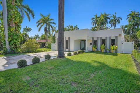 Villa ou maison à louer à Hollywood, Floride: 4 chambres, 217.02 m2 № 1348523 - photo 1