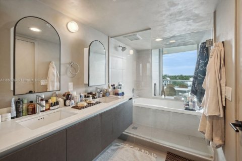 Condominio en venta en Miami Beach, Florida, 3 dormitorios, 142.88 m2 № 1332493 - foto 7