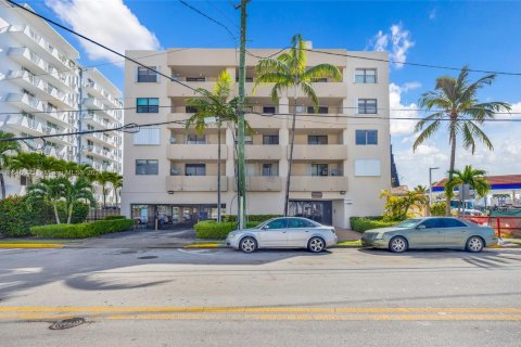 Condominio en venta en Miami Beach, Florida, 2 dormitorios, 93.92 m2 № 1332587 - foto 29