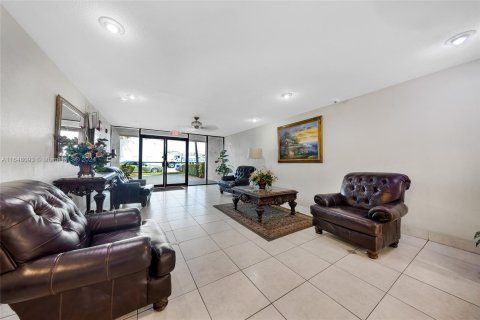 Condominio en venta en Miami Beach, Florida, 2 dormitorios, 93.92 m2 № 1332587 - foto 23