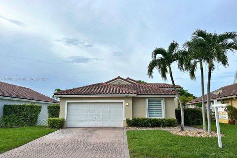 Villa ou maison à vendre à Miami, Floride: 3 chambres, 177.07 m2 № 1332586 - photo 3