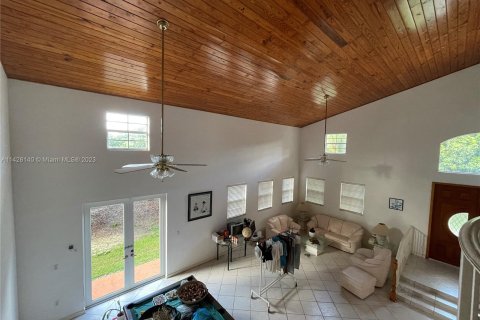 Villa ou maison à vendre à Homestead, Floride: 5 chambres, 444.35 m2 № 641318 - photo 11