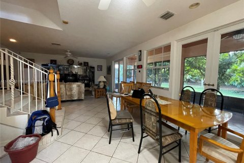 House in Homestead, Florida 5 bedrooms, 444.35 sq.m. № 641318 - photo 7