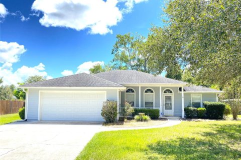 House in Williston, Florida 3 bedrooms, 127.65 sq.m. № 1344389 - photo 1