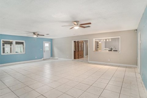 Villa ou maison à vendre à Tampa, Floride: 4 chambres, 221.57 m2 № 1344359 - photo 13