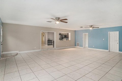 Villa ou maison à vendre à Tampa, Floride: 4 chambres, 221.57 m2 № 1344359 - photo 12