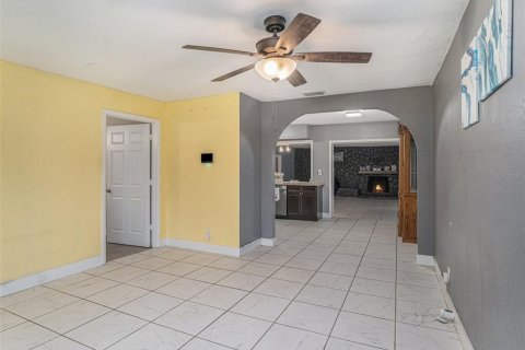 Villa ou maison à vendre à Tampa, Floride: 4 chambres, 221.57 m2 № 1344359 - photo 4