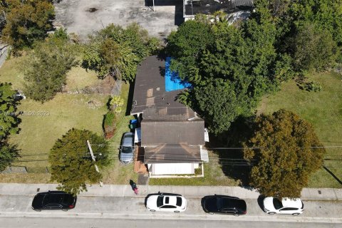 Terreno en venta en Miami, Florida № 750351 - foto 19