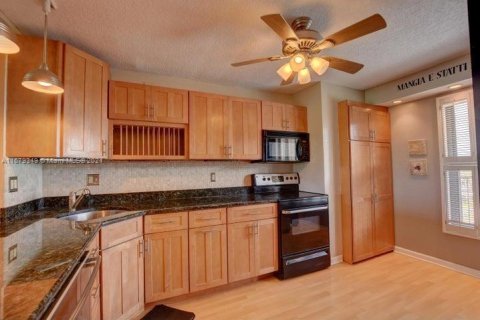 Copropriété à vendre à Deerfield Beach, Floride: 2 chambres, 111.48 m2 № 1410981 - photo 7